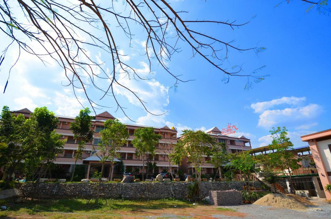 Phuranya Resort Pakchong Exterior photo